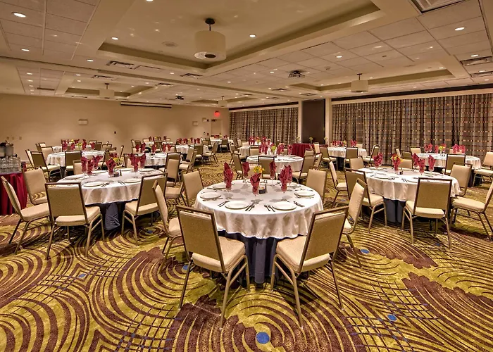 Holiday Inn & Suites North By Ihg