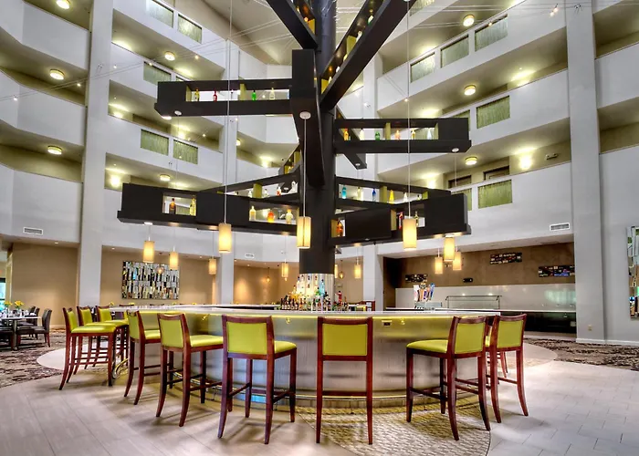 Holiday Inn & Suites North By Ihg